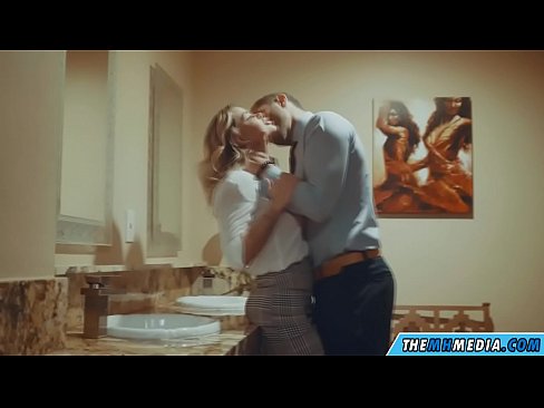 ❤️ Amikor egy bögyös szőke elcsábít egy nyilvános WC-ben ❤❌ Pornó videó at hu.oldsex.ru